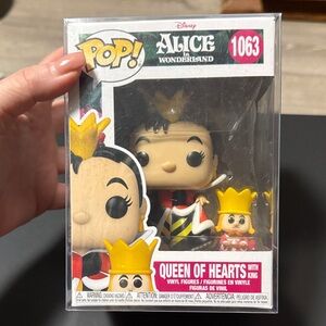 Funko Pop! Disney Queen of Hearts with King #1063 – Alice in Wonderland.